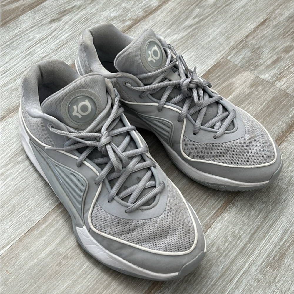 KD basketball shoes